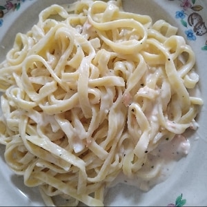 サーモンとしめじのクリームパスタ・レモン風味